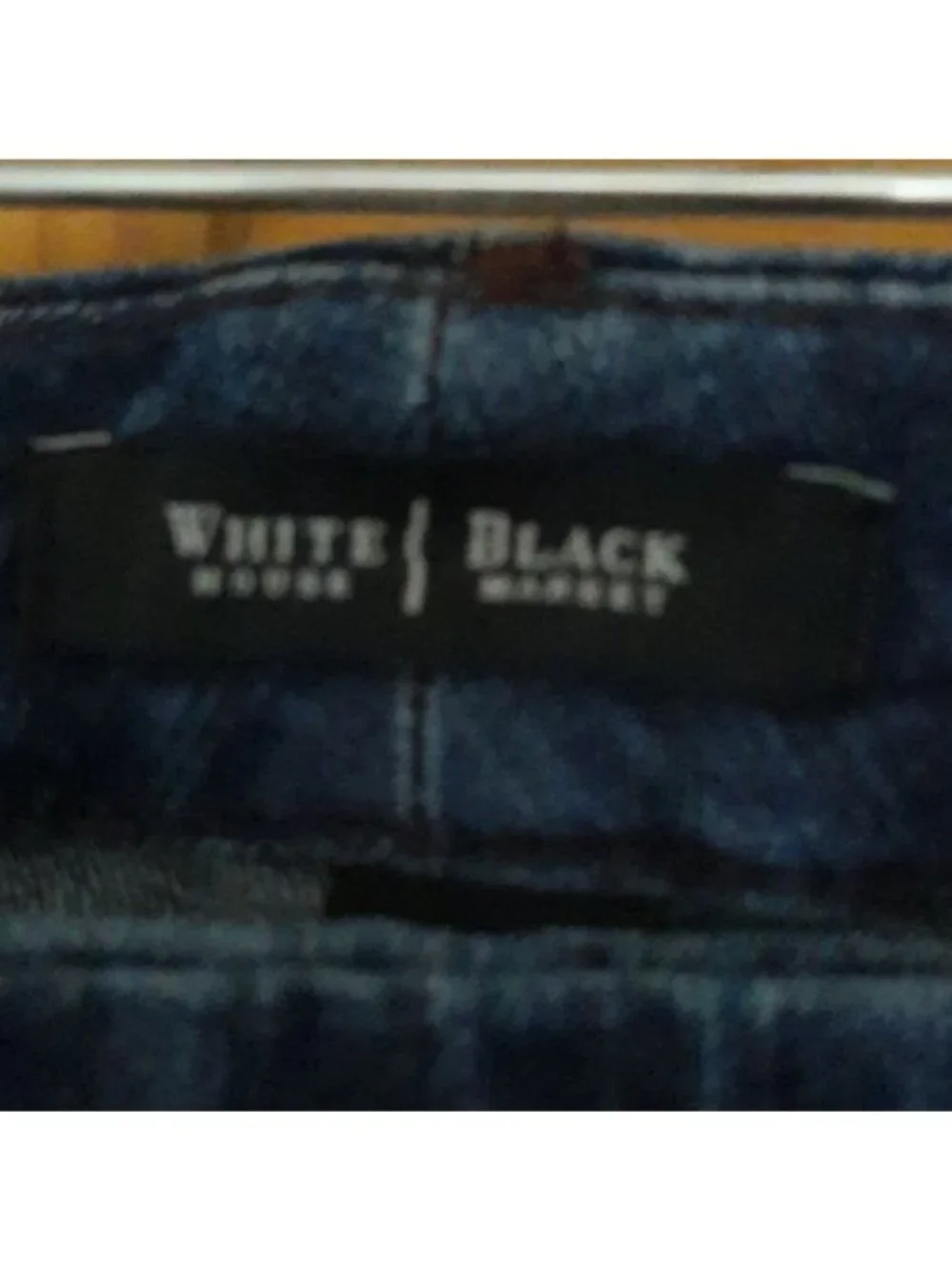 White House Black Market Skinny Crop Jeans Size 8